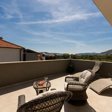 Vila Initium,heated Pool Season Trogir