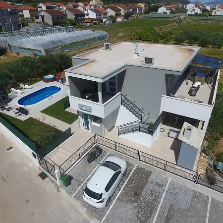 Initium,heated Pool Season Villa *