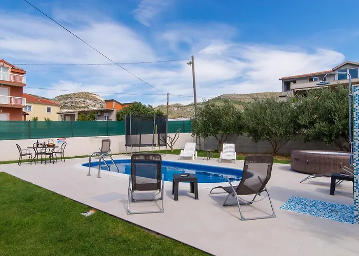 Initium,heated Pool Season *