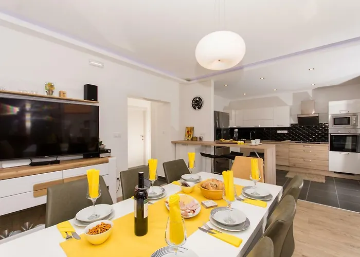 Vila Initium,heated Pool Season Trogir