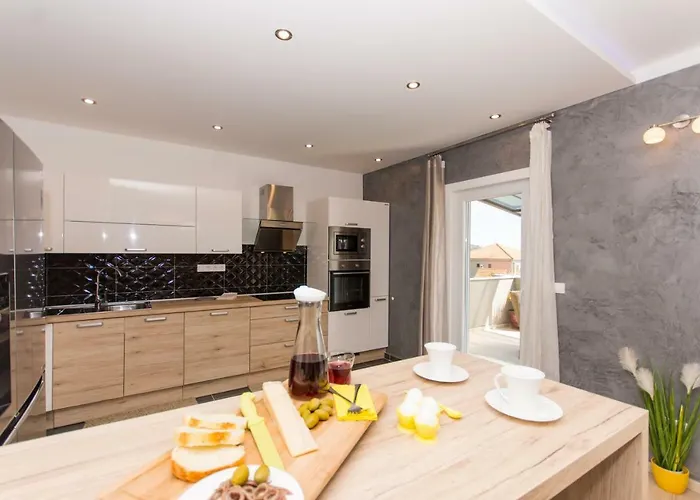 Initium,heated Pool Season