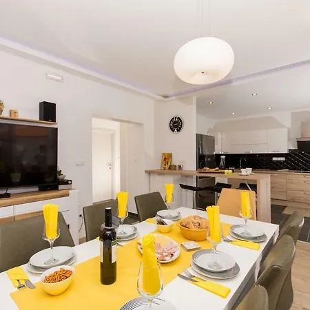 Vila Initium,heated Pool Season Trogir