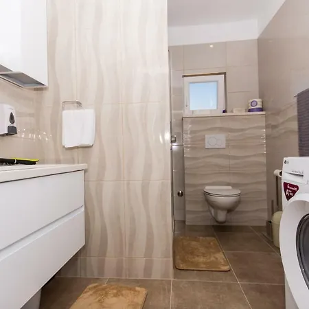 Initium,heated Pool Season *